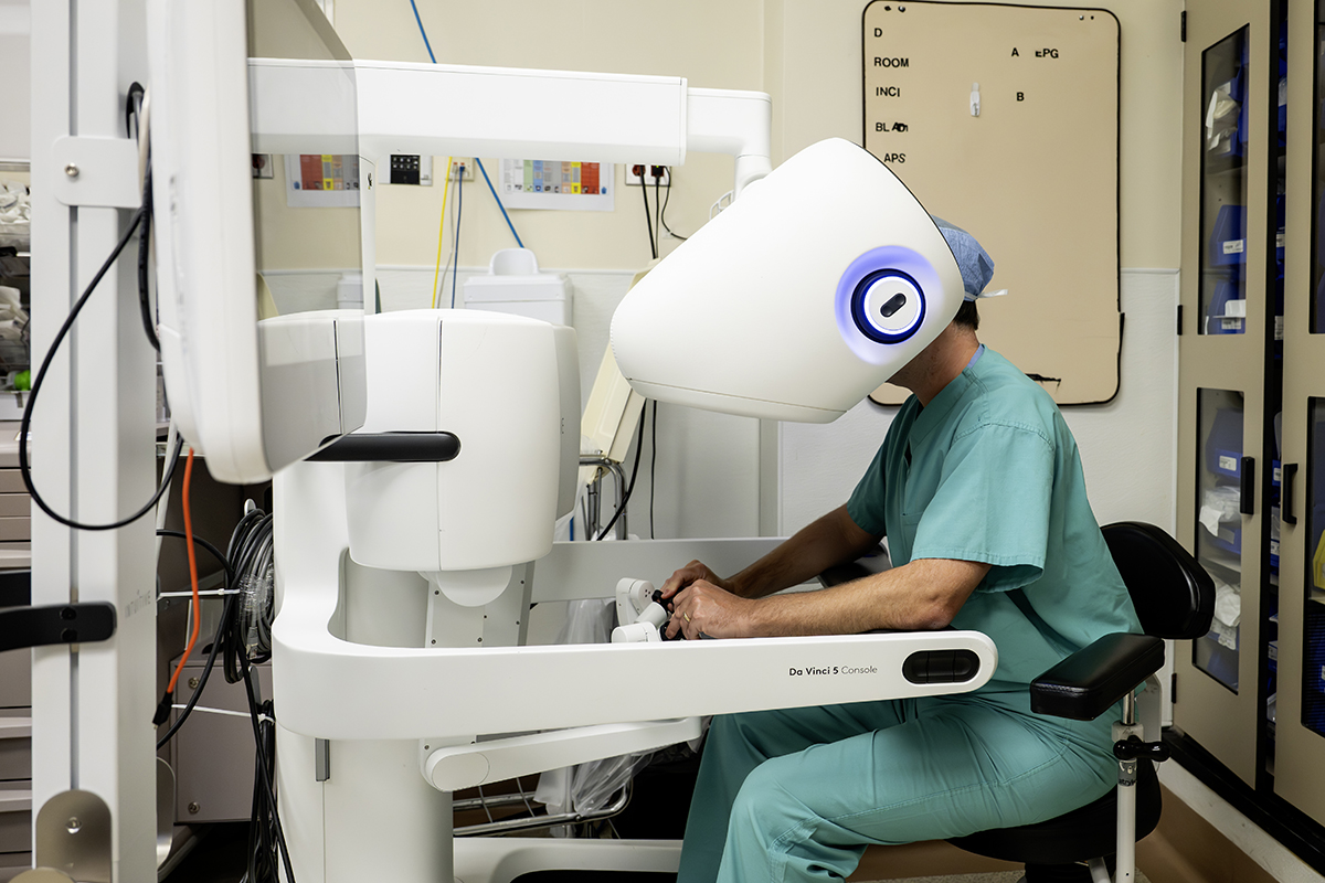 Dr. Giglia demos a surgical robot