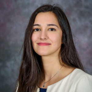 headshot of Mariana Fontaina