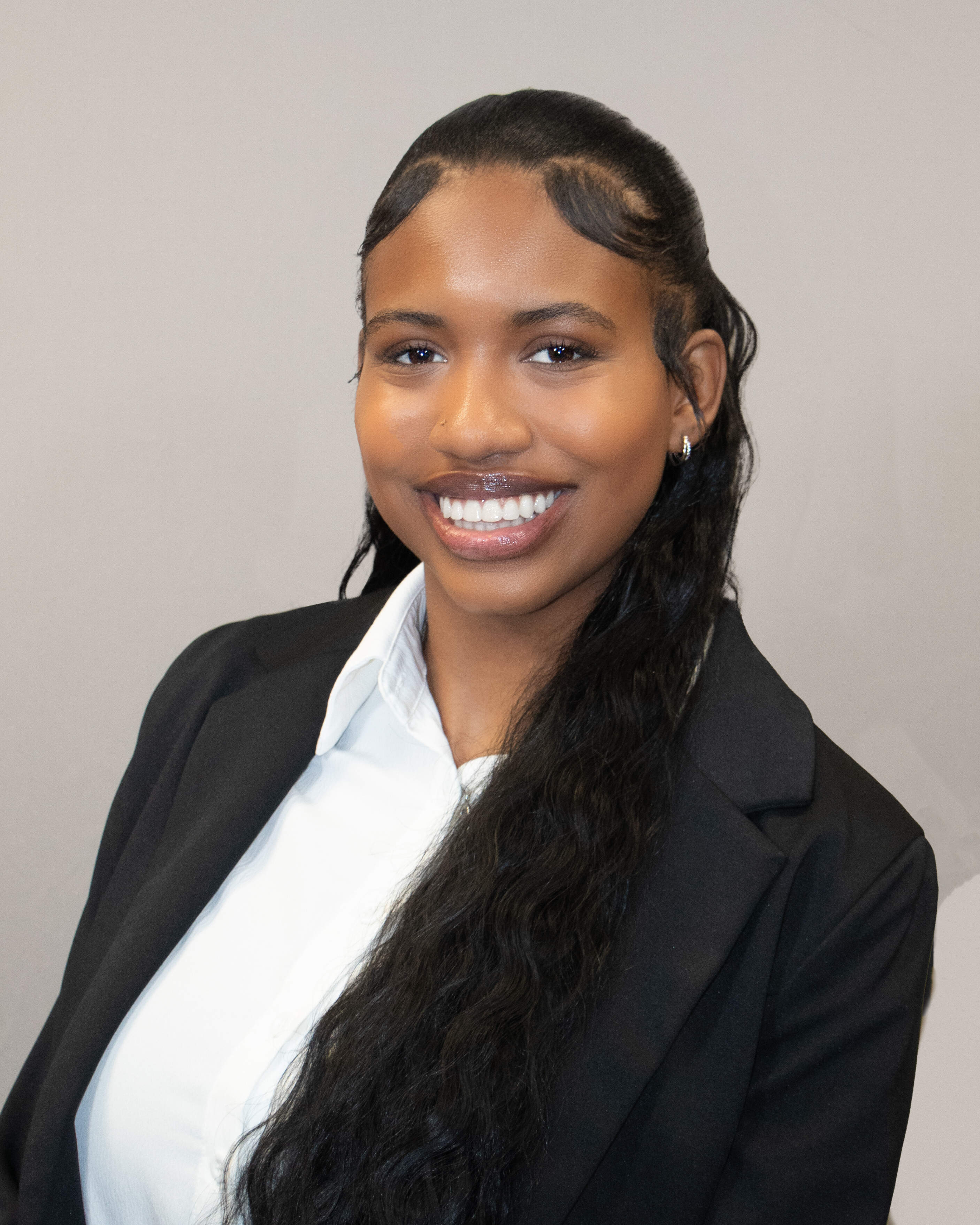 alexis's headshot